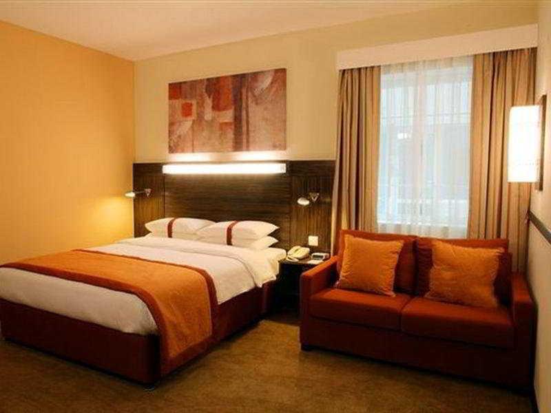 Holiday Inn Express Dubai Safa Park, An Ihg Hotel Room photo