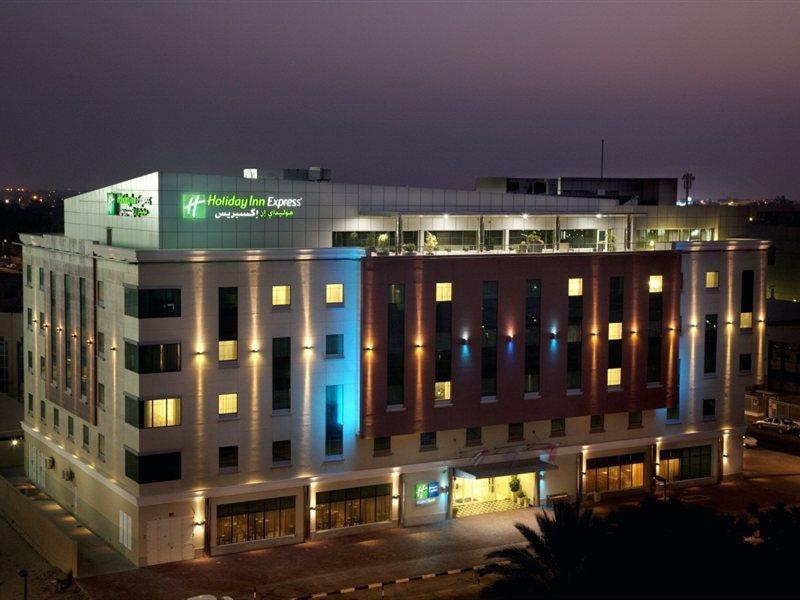 Holiday Inn Express Dubai Safa Park, An Ihg Hotel Exterior photo